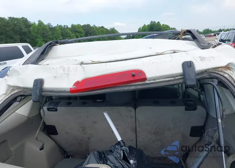 2010 Ford Escape Xlt z USA, uszkodzony, nr VIN 1FMCU0D77AKA09367